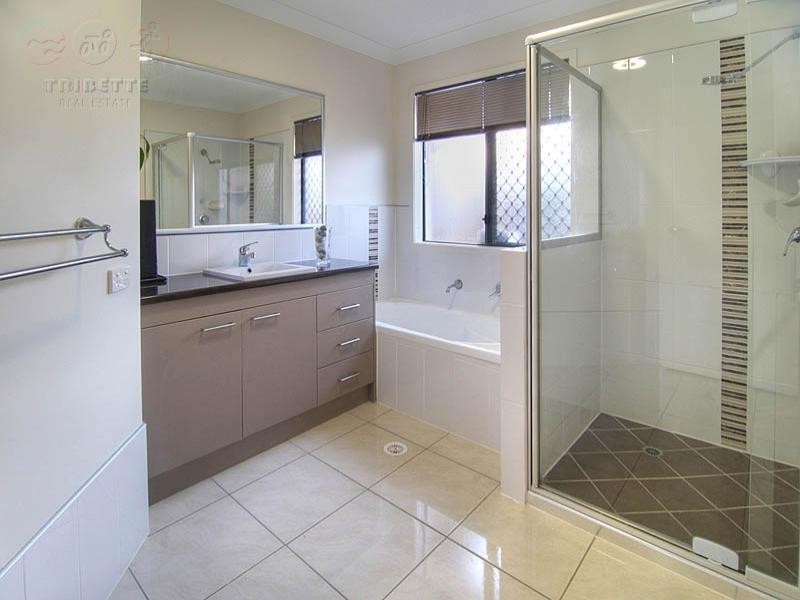 12 Barrington St, Springfield Lakes QLD 4300