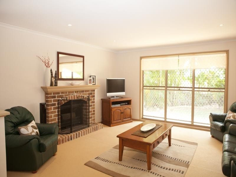 4 Janie Cl, Sinnamon Park QLD 4073