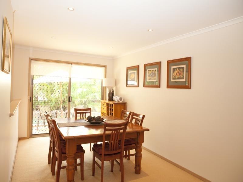 4 Janie Cl, Sinnamon Park QLD 4073