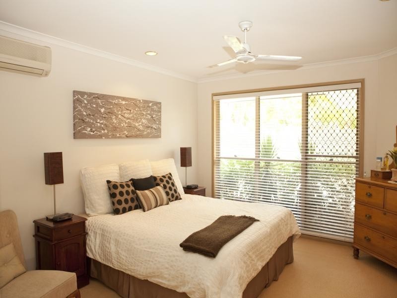 4 Janie Cl, Sinnamon Park QLD 4073