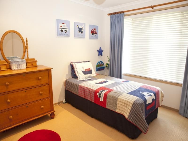 4 Janie Cl, Sinnamon Park QLD 4073