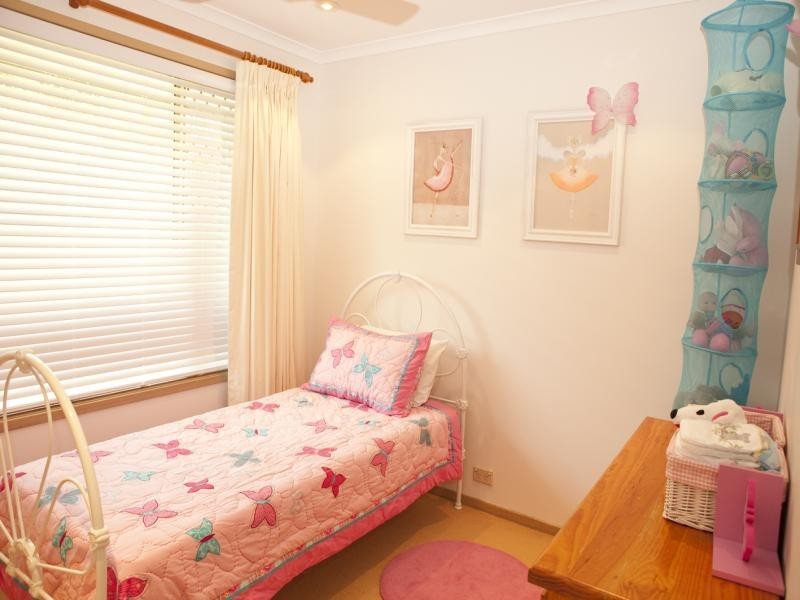 4 Janie Cl, Sinnamon Park QLD 4073