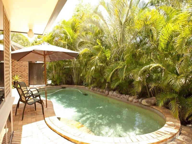 4 Janie Cl, Sinnamon Park QLD 4073