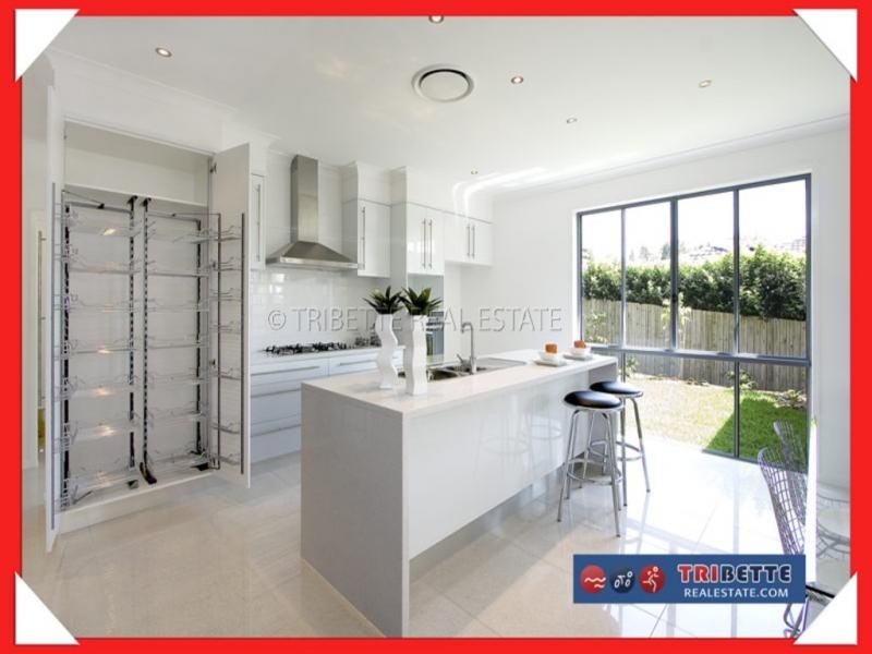 1 Mosman Ct, Sinnamon Park QLD 4073