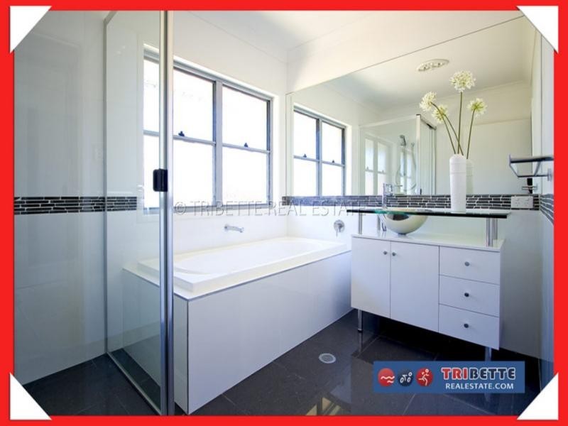 1 Mosman Ct, Sinnamon Park QLD 4073