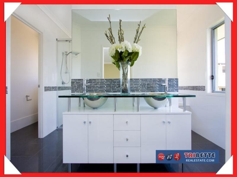 1 Mosman Ct, Sinnamon Park QLD 4073