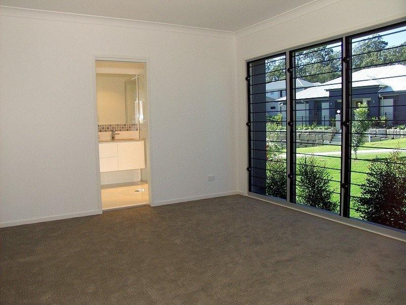 29 Goodenia Cr, Seventeen Mile Rocks QLD 4073