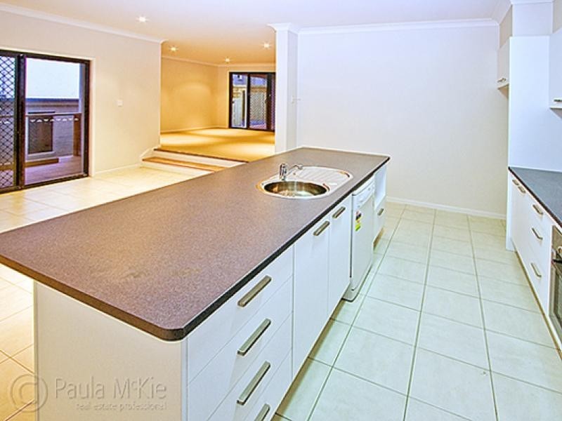 10 Driftwood Place, Springfield Lakes QLD 4300
