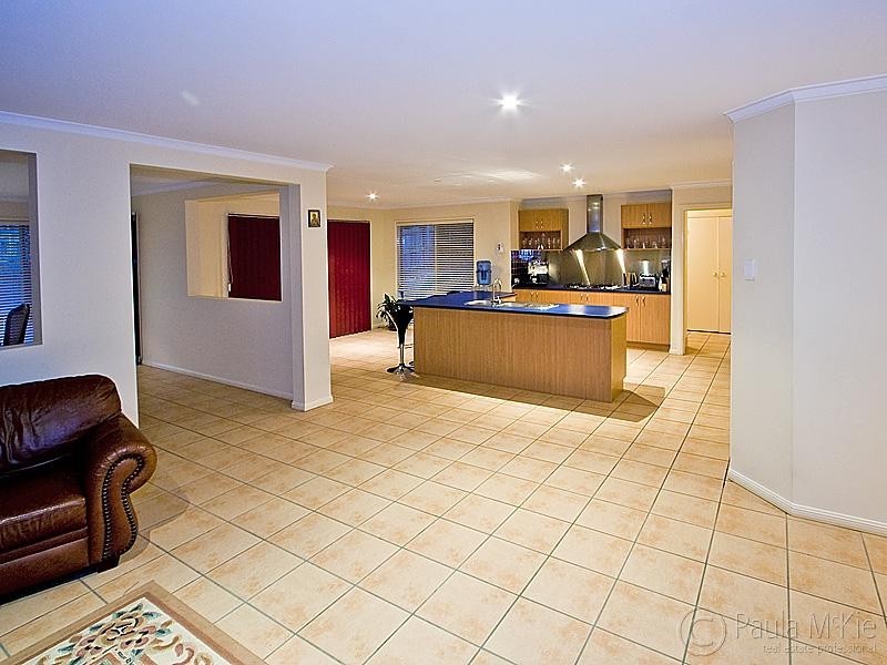 11 Abbey Ct, Springfield Lakes QLD 4300