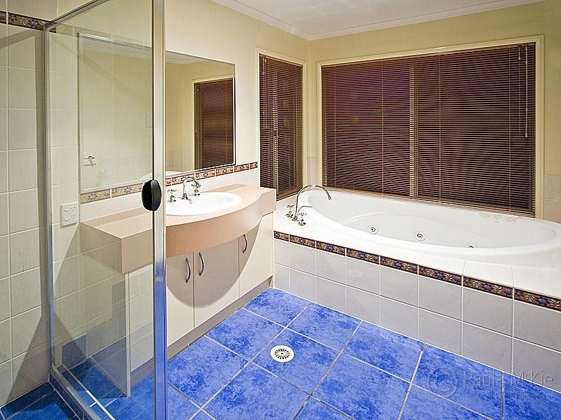 11 Abbey Ct, Springfield Lakes QLD 4300