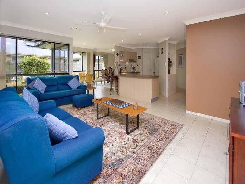 19 Lightwood Pl, Sinnamon Park QLD 4073