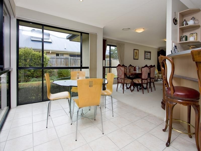 19 Lightwood Pl, Sinnamon Park QLD 4073