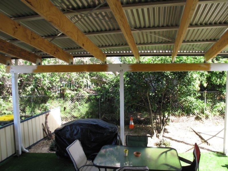 4/877 Beachmere Rd, Beachmere QLD 4510