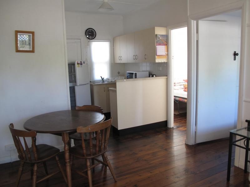 4/877 Beachmere Rd, Beachmere QLD 4510
