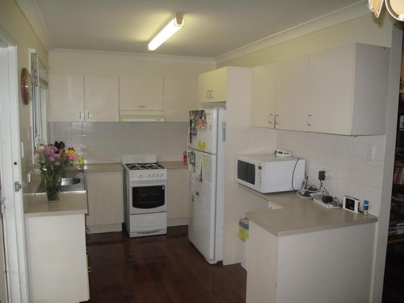 15 Caboolture River Rd, Morayfield QLD 4506