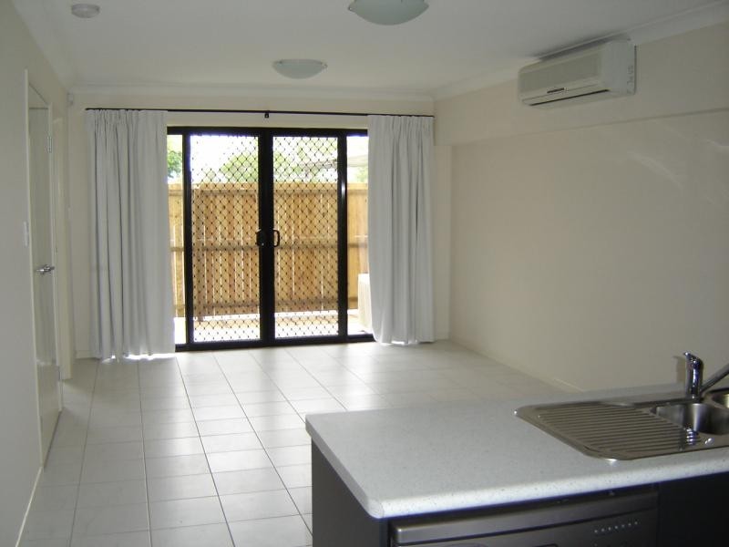 2/26 Lower King Street, Caboolture QLD 4510