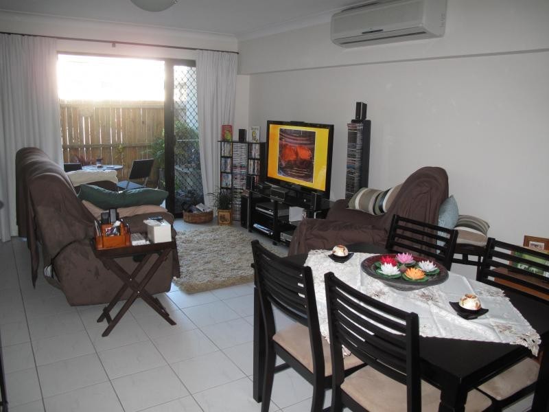 2/26 Lower King Street, Caboolture QLD 4510