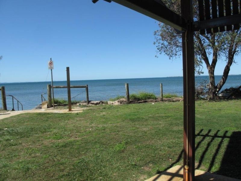 4/2 Moreton Terrace, Beachmere QLD 4510