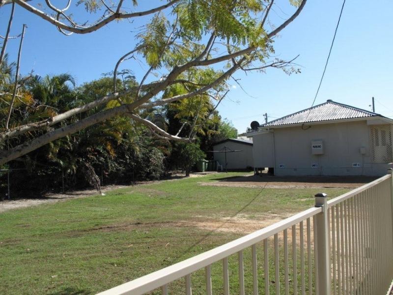 4/2 Moreton Terrace, Beachmere QLD 4510