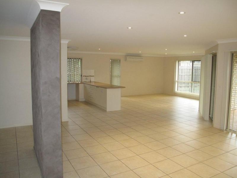 4 Lennon Boulevard, Narangba QLD 4504