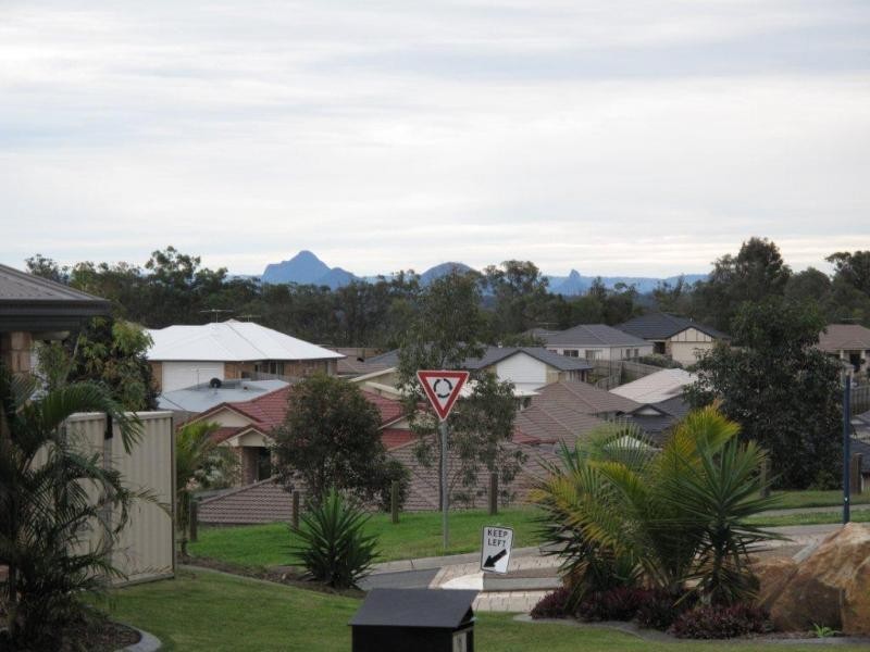 4 Lennon Boulevard, Narangba QLD 4504