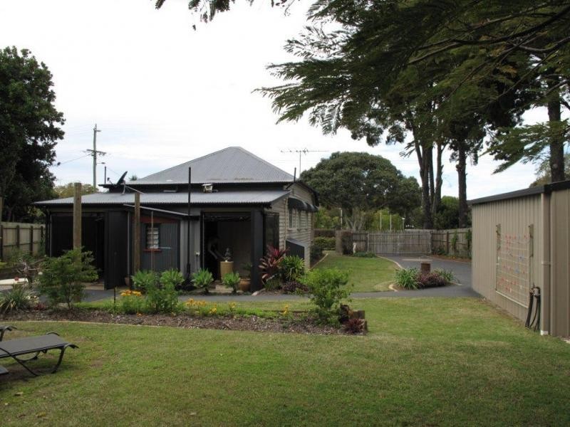 4 Moreton Terrace, Beachmere QLD 4510