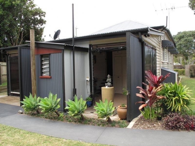 4 Moreton Terrace, Beachmere QLD 4510