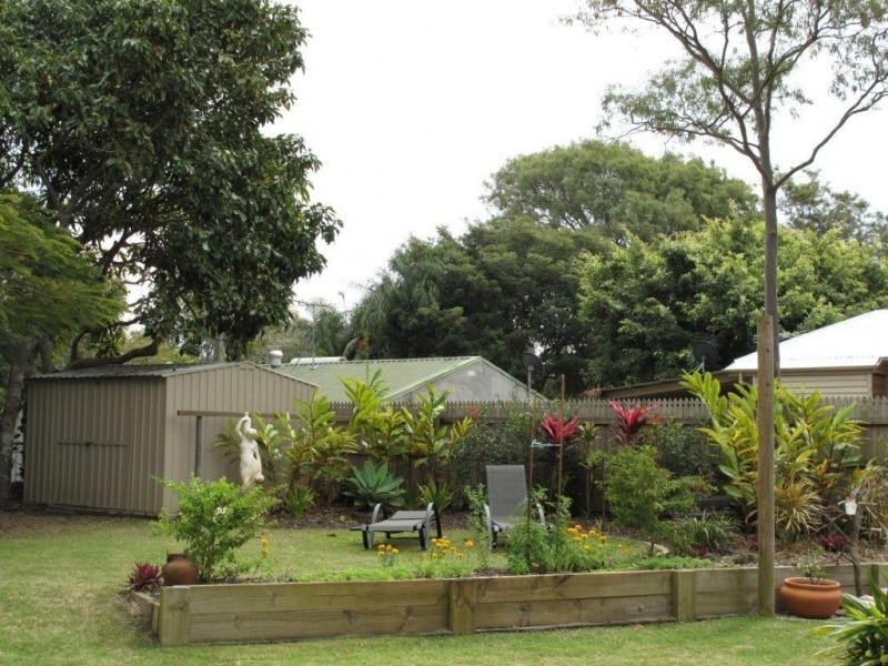 4 Moreton Terrace, Beachmere QLD 4510
