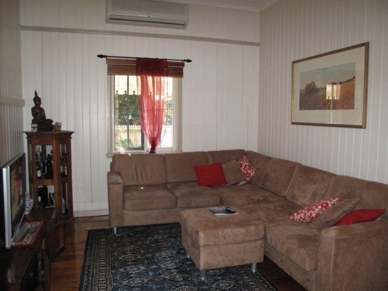 4 Moreton Terrace, Beachmere QLD 4510