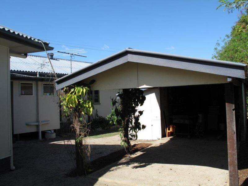 877 Beachmere Road, Beachmere QLD 4510
