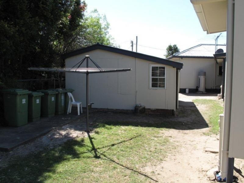 877 Beachmere Road, Beachmere QLD 4510