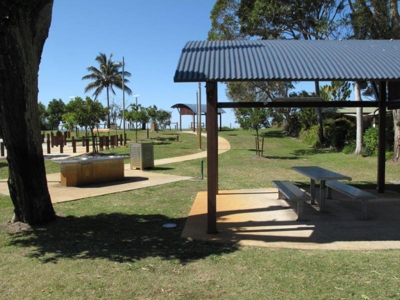 877 Beachmere Road, Beachmere QLD 4510