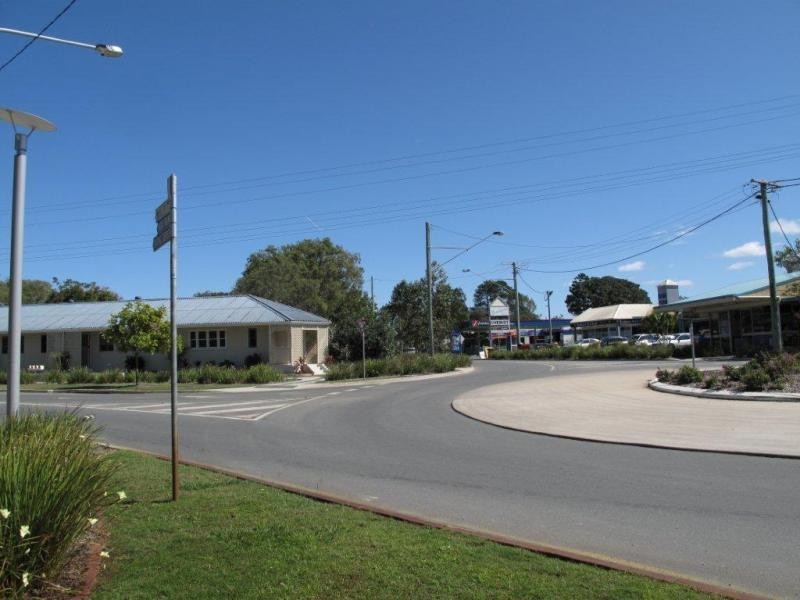 877 Beachmere Road, Beachmere QLD 4510