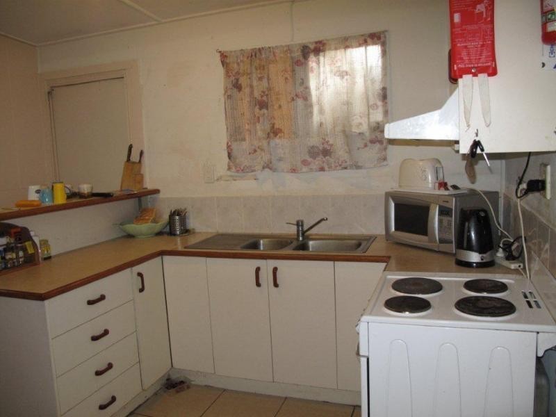 6 Moreton Terrace, Beachmere QLD 4510