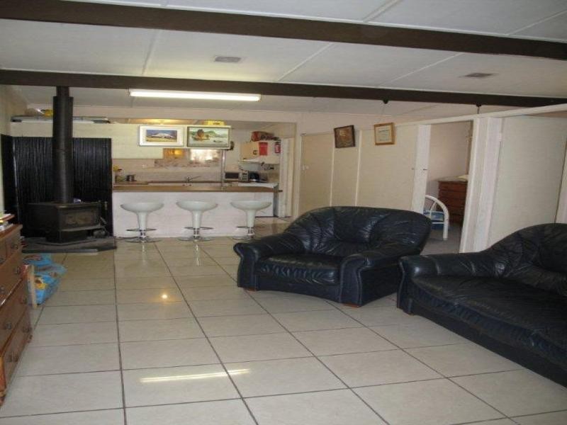 6 Moreton Terrace, Beachmere QLD 4510