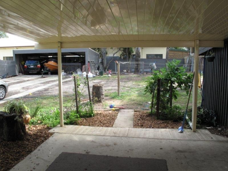 6 Moreton Terrace, Beachmere QLD 4510