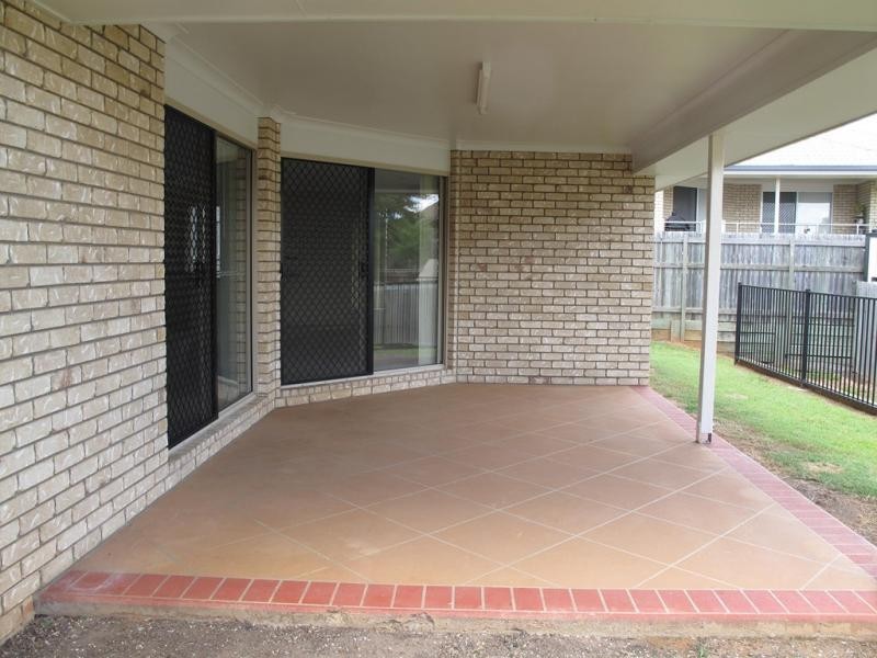 4 Lennon Boulevard, Narangba QLD 4504