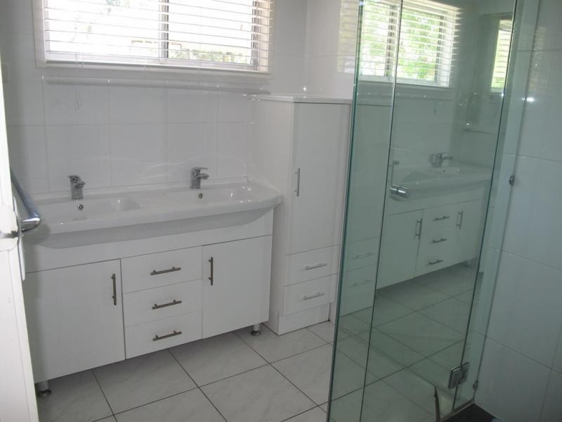 1/27  Henderson Road, Burpengary QLD 4505