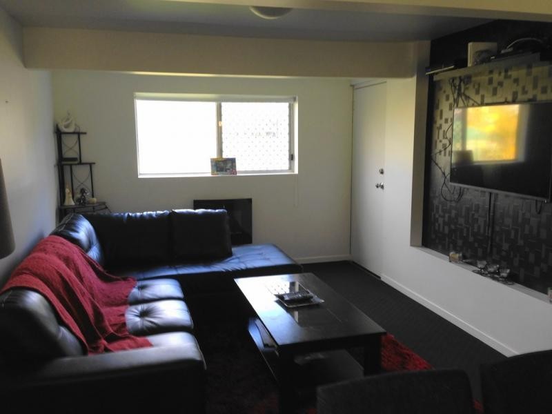 2/27 Henderson Road, Burpengary QLD 4505