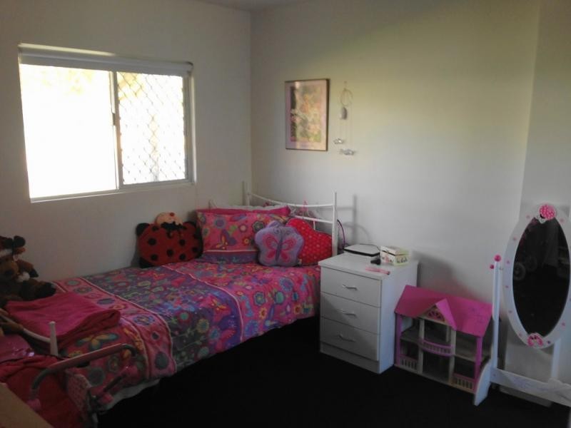 2/27 Henderson Road, Burpengary QLD 4505