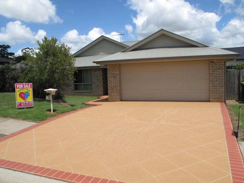4 Lennon Boulevard, Narangba QLD 4504