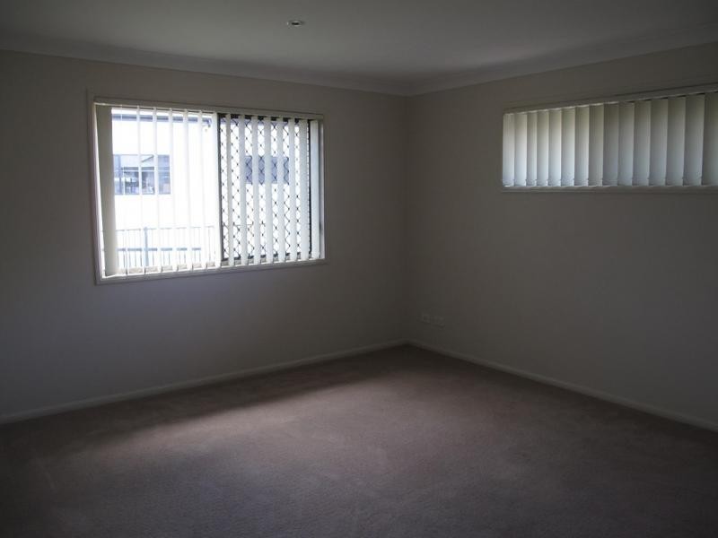 4 Lennon Boulevard, Narangba QLD 4504