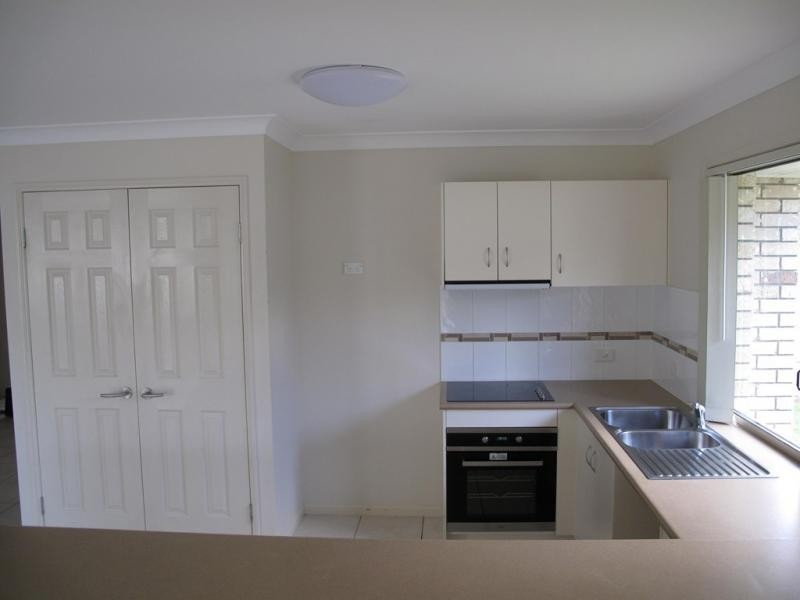 4 Lennon Boulevard, Narangba QLD 4504