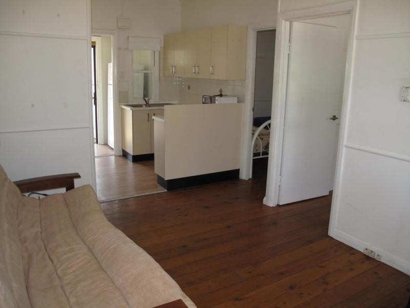 2/877 Beachmere Road, Beachmere QLD 4510