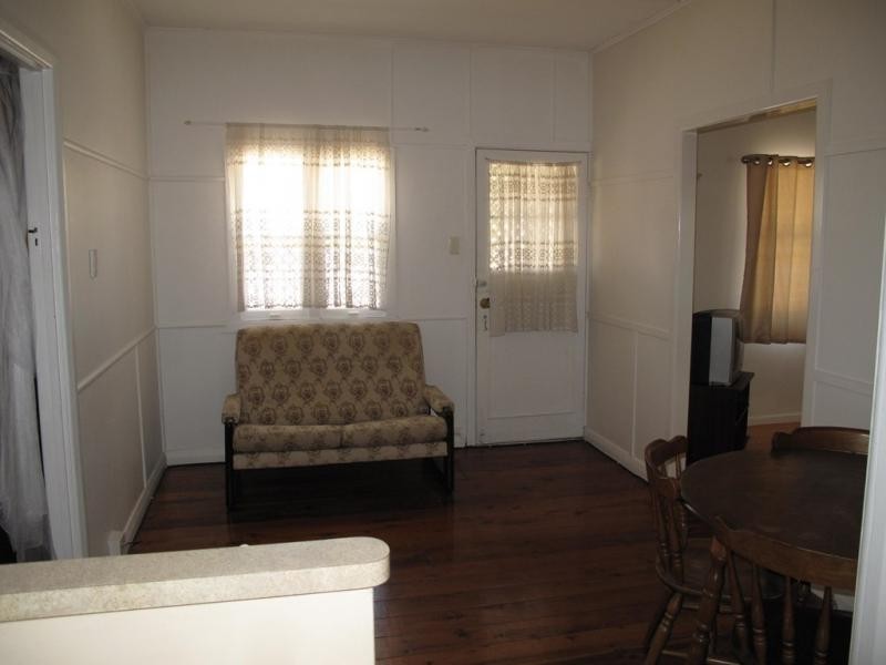 4/877 Beachmere Road, Beachmere QLD 4510