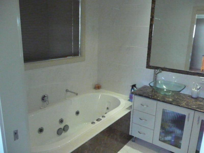 42 Chestnut Street, Wynnum QLD 4178