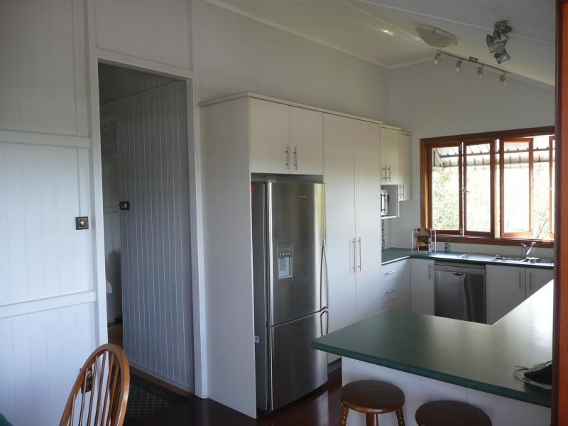70 Gordon Parade, Manly QLD 4179