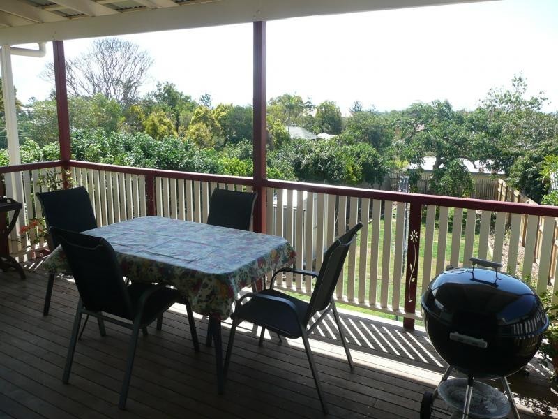 70 Gordon Parade, Manly QLD 4179