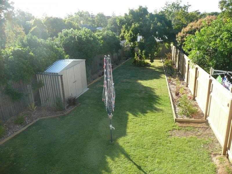 70 Gordon Parade, Manly QLD 4179