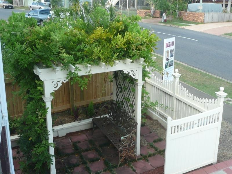 70 Gordon Parade, Manly QLD 4179